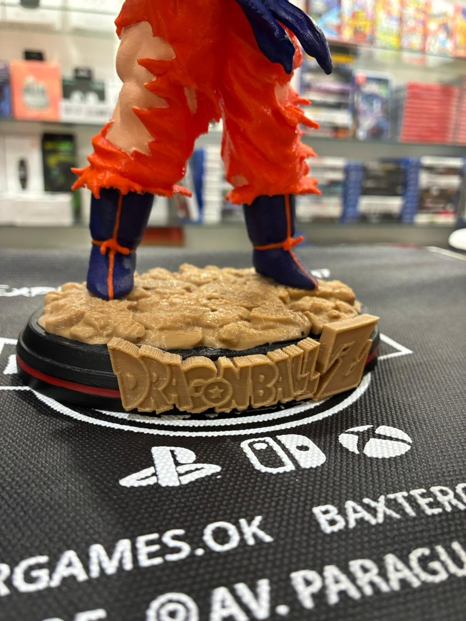 Soporte 3D para Joystick - Goku Super Saiyajin 27cm - imagen 2